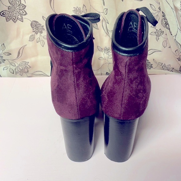 Adorable burgundy suede boot - Picture 3 of 3